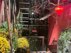 -Cuc Gach Quan Restaurant