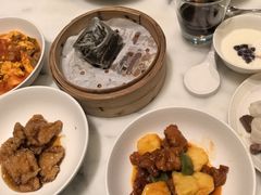 -鲜艳全日餐厅(长江之舟华邑酒店)