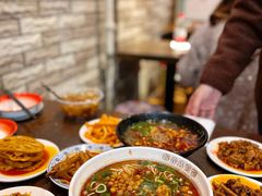 -爆炸头阿姨小四川正宗川味小吃(无任何分店)