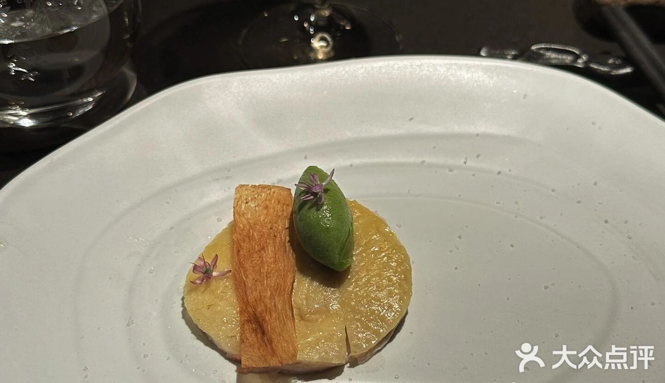 跃 Yue新穎粵菜分子料理：广州的味蕾魔法✨