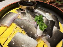 -草家酱蟹炭火烤肉店(珲春南路一店)