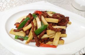 Tea Tree Mushroom Stir-fried Goose Tenderloin