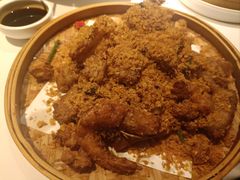 避风塘鲍鱼海鲜拼盘-汤城小厨•粤菜•靓汤(金宝街店)