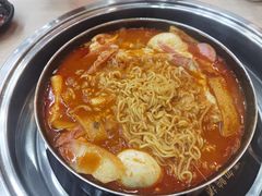 -三清洞摩西韩式年糕火锅(威高广场店)