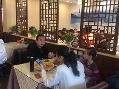 大堂-华盛园卷子王农家菜水库鱼