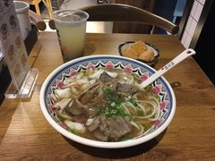 -鑫花溪牛肉米粉(人民广场店)