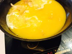 -鲜入围煮花胶鸡海鲜火锅