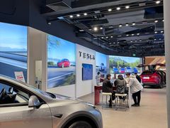 -TESLA 特斯拉(上海太古汇体验店)