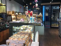 面包甜点陈列柜-匠造烘焙(上海湾店)