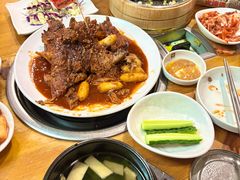 -喇喇排骨火锅·传统韩式脊骨汤(望京西园总店)
