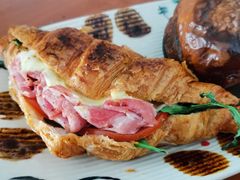 芝士火腿番茄牛角-PAPER STONE BAKERY(天汇广场店)