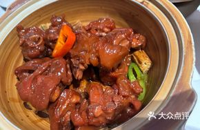 Extraordinary Pig's Trotter Stew