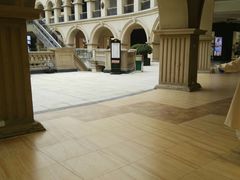 -王府井奥莱临潼小镇(临潼店)