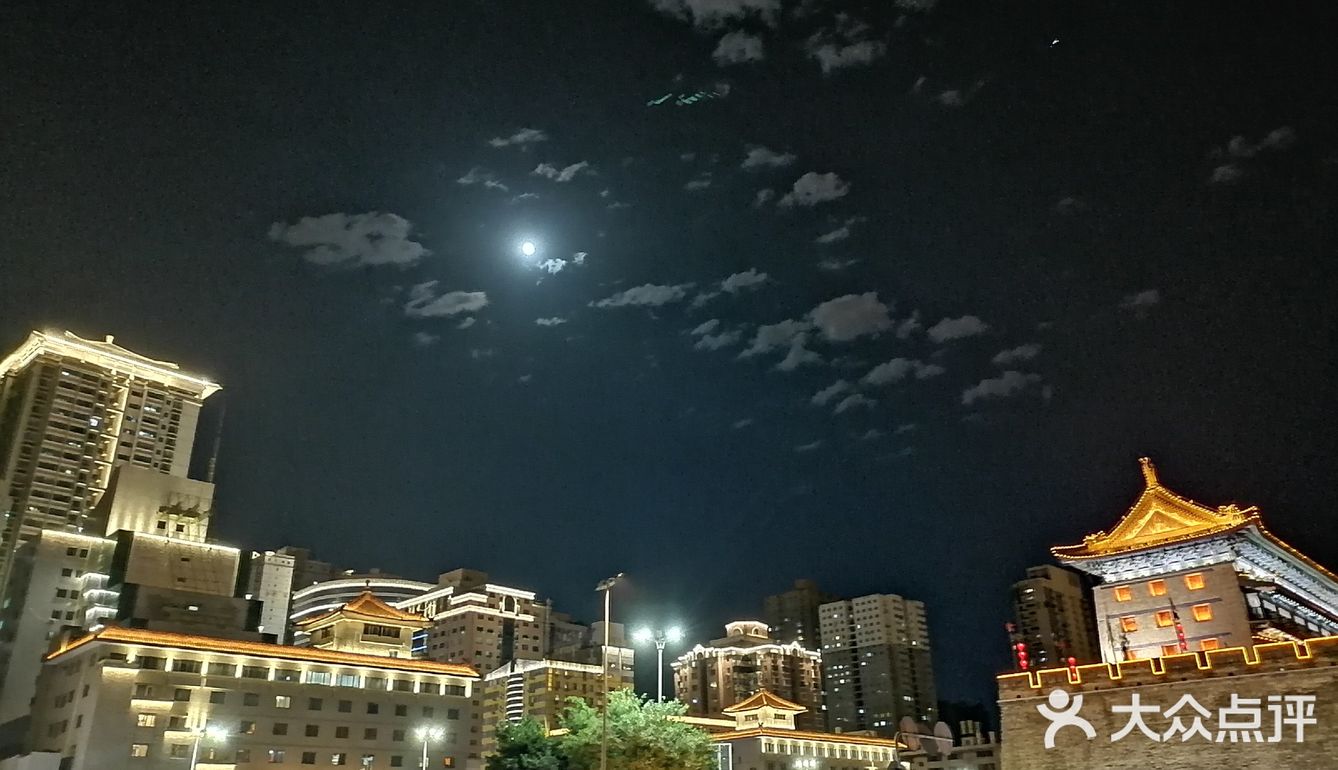 西安环城公园夜景图片