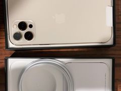 -Apple零售店(华贸购物中心店)
