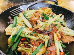 有机花菜炒老腊肉-灶东家民间菜(回兴店)