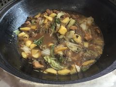 -粘豆包柴火铁锅炖