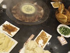 -粘豆包铁锅炖二部(温泉街店)
