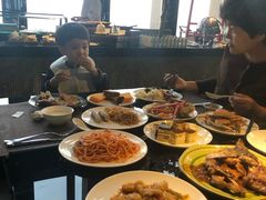 -唐拉雅秀酒店-西锦汇空中BBQ·思创餐厅