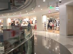 -优衣库(上海虹口龙之梦店)
