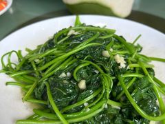 -三亚火车头万人海鲜广场