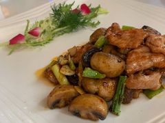 香煎口蘑脆爽肉-周三的情书花园餐厅(江北店)