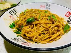 -牛吃草牛肉面(甬港南路店)