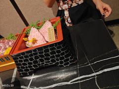 -山川小町·极番烧肉(新地假日广场店)