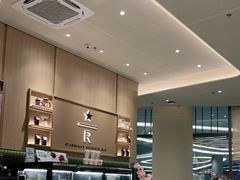 面包甜点陈列柜-星巴克臻选(深圳欢乐港湾店)