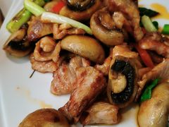 香煎口蘑脆爽肉-周三的情书花园餐厅(江北店)