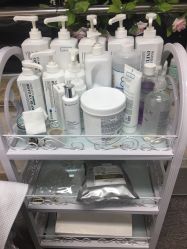 -百秀名媛纹绣美学护肤中心
