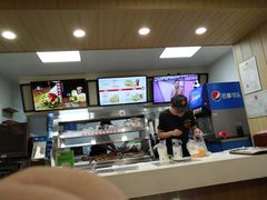 -华莱士·全鸡汉堡(财经学院店)