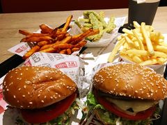 -The Habit Burger Grill 哈比特汉堡(复兴soho店)