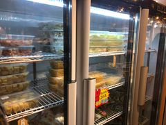面包甜点陈列柜-锅圈食汇火锅烧烤食材超市(广益店)