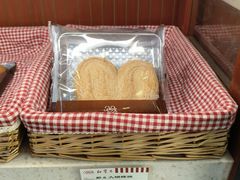 -红宝石·鲜奶小方·海派西点房(肇嘉浜店)