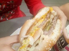 巨无霸汉堡-麦当劳(世贸店)