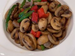 腊肉炒花菇-亢龙太子酒轩(东湖店)