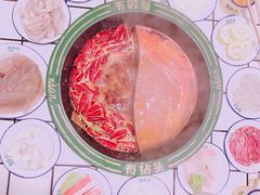 番茄牛油鸳鸯锅-有拈头成都市井火锅(南中环店)