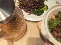 -八府香鸭·啫啫煲(华山路店)