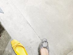 -URBAN REVIVO(上海中庚漫游城店)