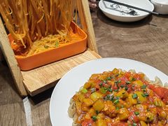 -东口码头·烧鸽子·鱼头泡饼·地方菜(金鹰悦城店)