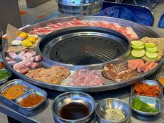 -哈哈碳都·牛肋条无限自助烤肉(台江万达店)
