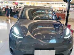 -TESLA 特斯拉(北京颐堤港体验店)