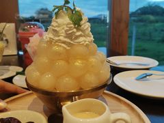 -Chom Cafe and Restaurant