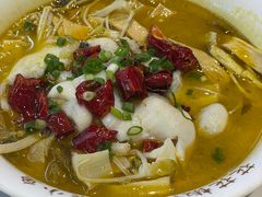 无刺酸菜鱼-渝是乎酸菜鱼·川渝小炒(新世界百货望京店)