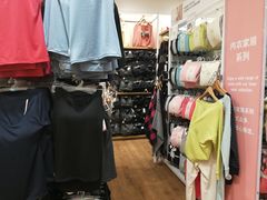 -优衣库(郑州丹尼斯大卫城店)