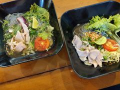 猪肉汤面-蝶豆花蓝面条