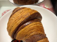 巧克力香蕉羊角包-OUR Bakery(中海环宇荟店)
