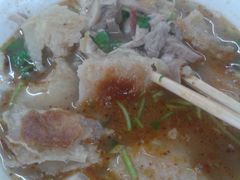 精品羊汤，里面泡了烧饼-春雨羊汤店(广开四马路总店)