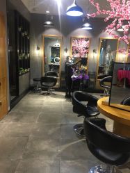-时尚殿堂明星门店